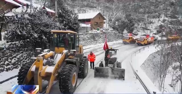 湖北多地遭遇雨雪大风受影响电力设施、道路交通逐步恢复(图3)