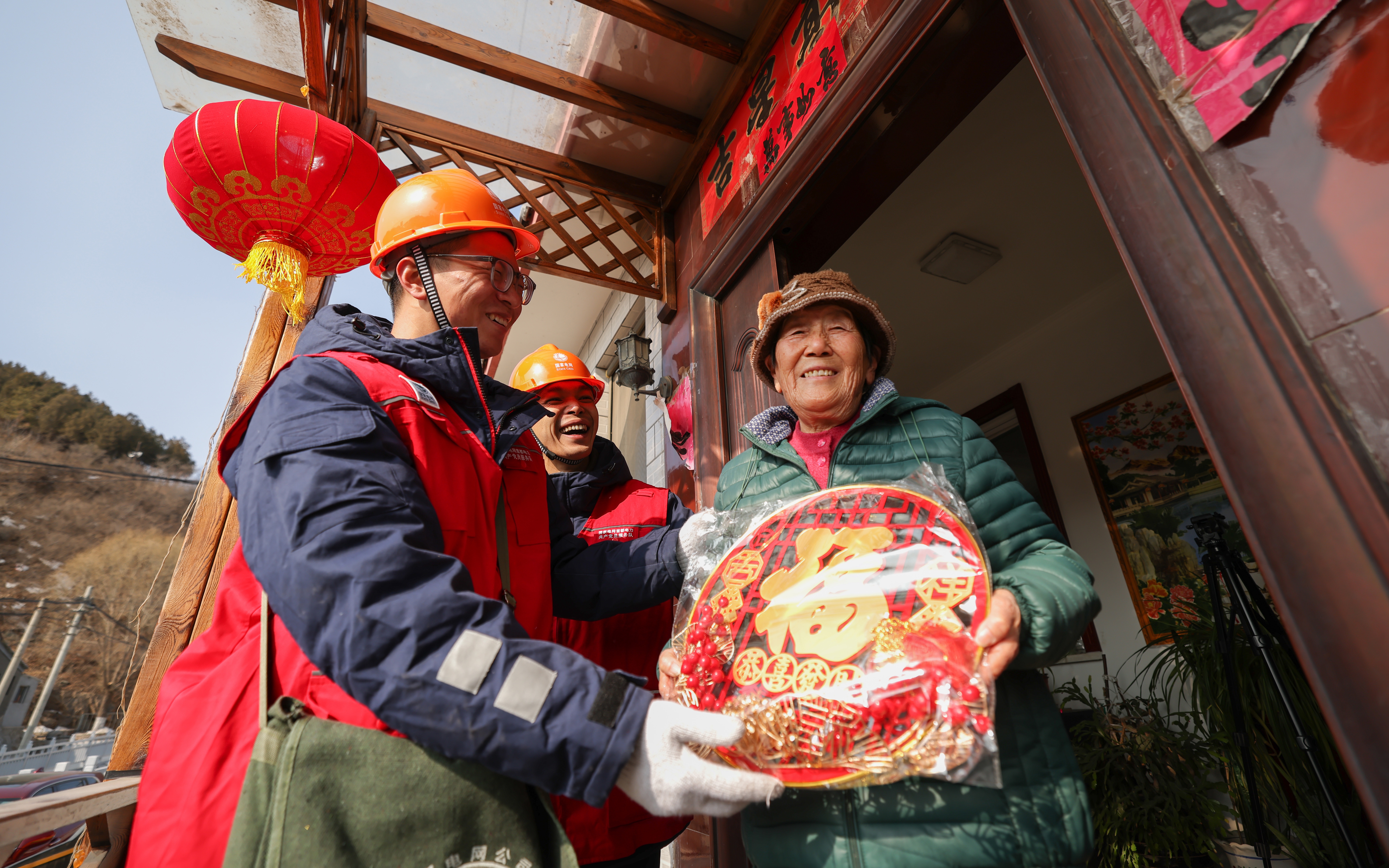 全力保障除夕等重点时段电力稳定供应确保村民温暖过年(图5)